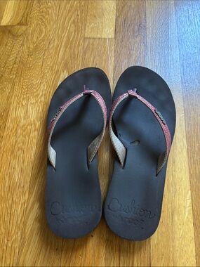 Cushion Flip Flop Sandals in Dark Brown with Pink Straps size 7